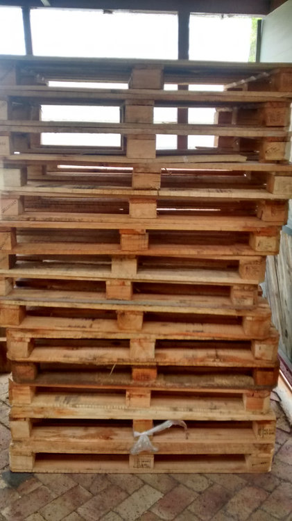 pallets.thumb.jpg.f3fb4916d2226a43c080ffdeea506636.jpg